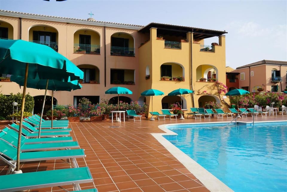 Nicolaus Club Torre Moresca Resort in Cala Liberotto