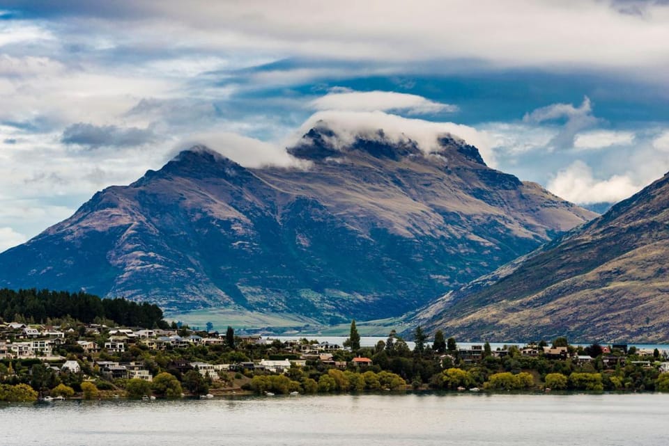 Oaks Queenstown Shores Resort Hotel in Queenstown