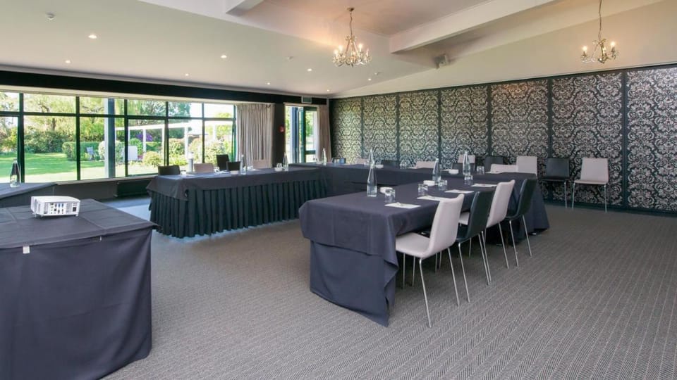 Croydon Lodge Hotel Hotel in Southland