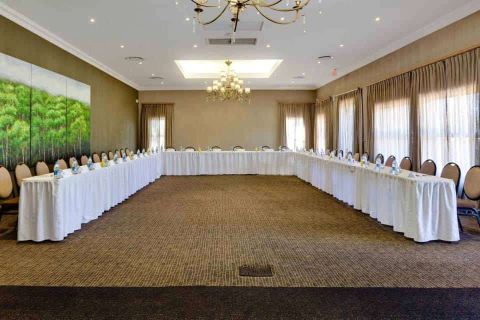 Protea Hotel by Marriott Bloemfontein Willow Lake Hotel in South Africa