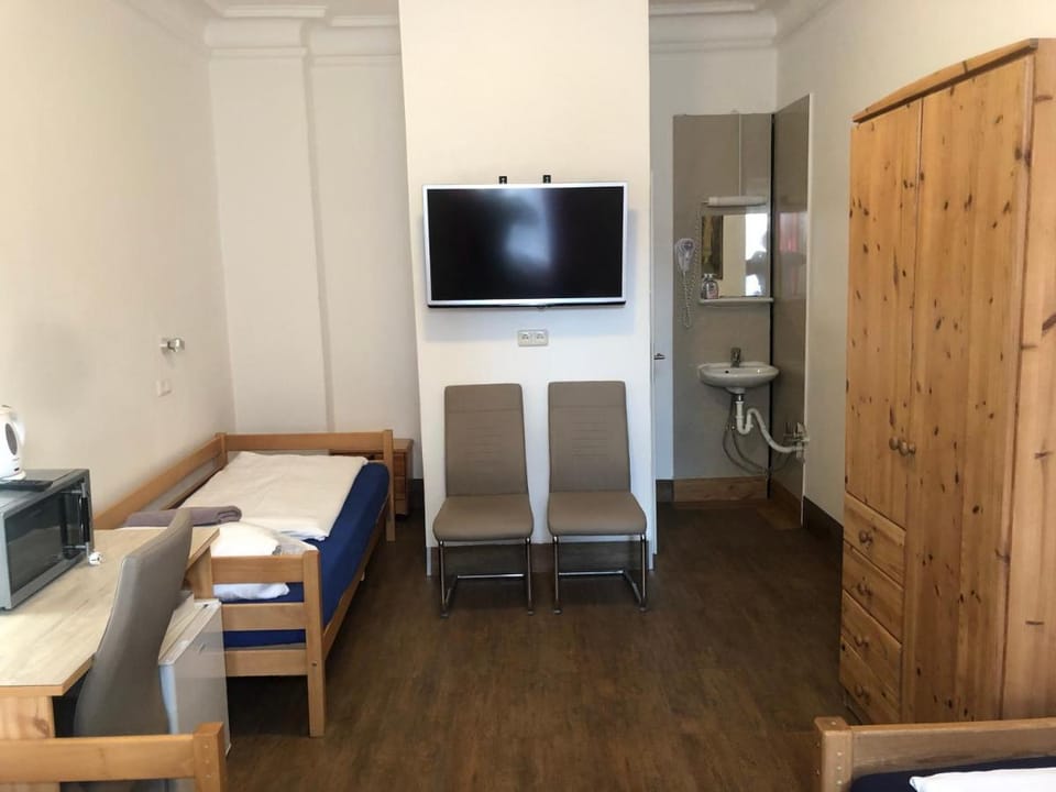 Hotel Pension Schmellergarten Bed and Breakfast in Munich