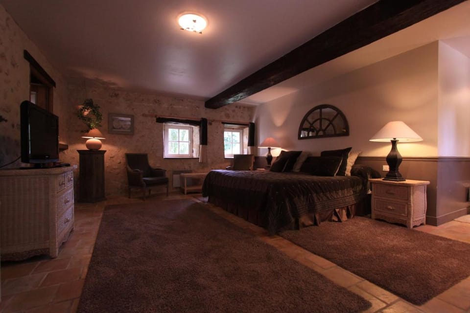 Domaine De Villeray Hotel in Normandy