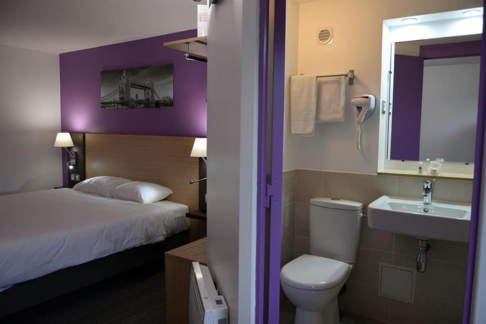Contact Hotel Bleu France Eragny Cergy Hotel in Île-de-France