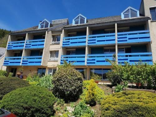 Le Castel du Cantal Groupe Village Fani Hotel in Auvergne-Rhône-Alpes