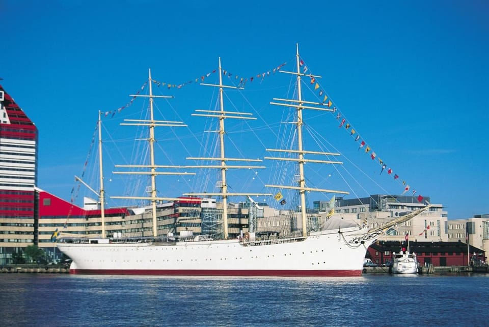 Hotel Barken Viking Docked boat in Gothenburg
