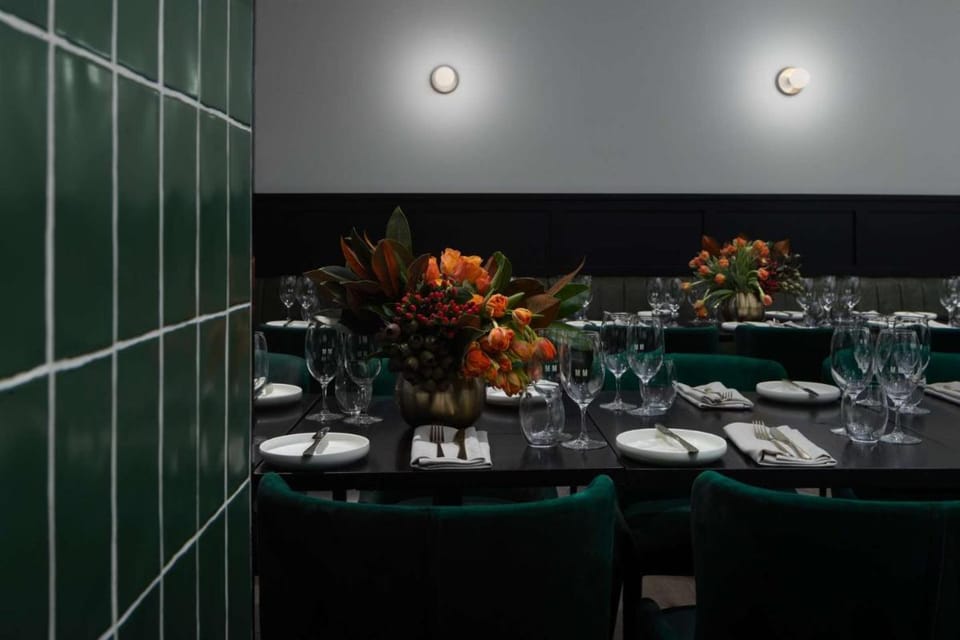 The Victoria Hotel Hotel in Melbourne