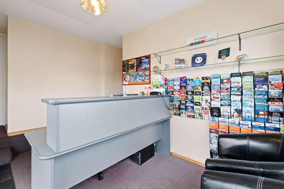 Econo Lodge Canterbury Court Motel in Christchurch