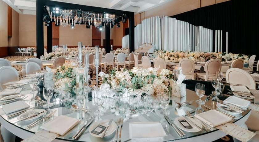 Yas Plaza Marina By Ihg Resort in Abu Dhabi