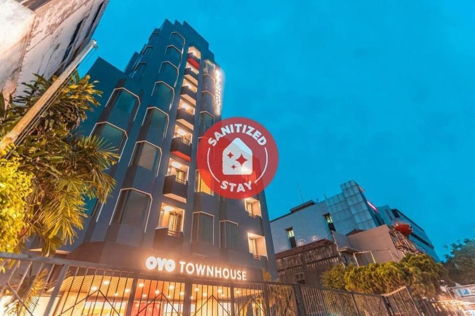 Super OYO Townhouse 2 Hotel Gunung Sahari Hotel in Jakarta