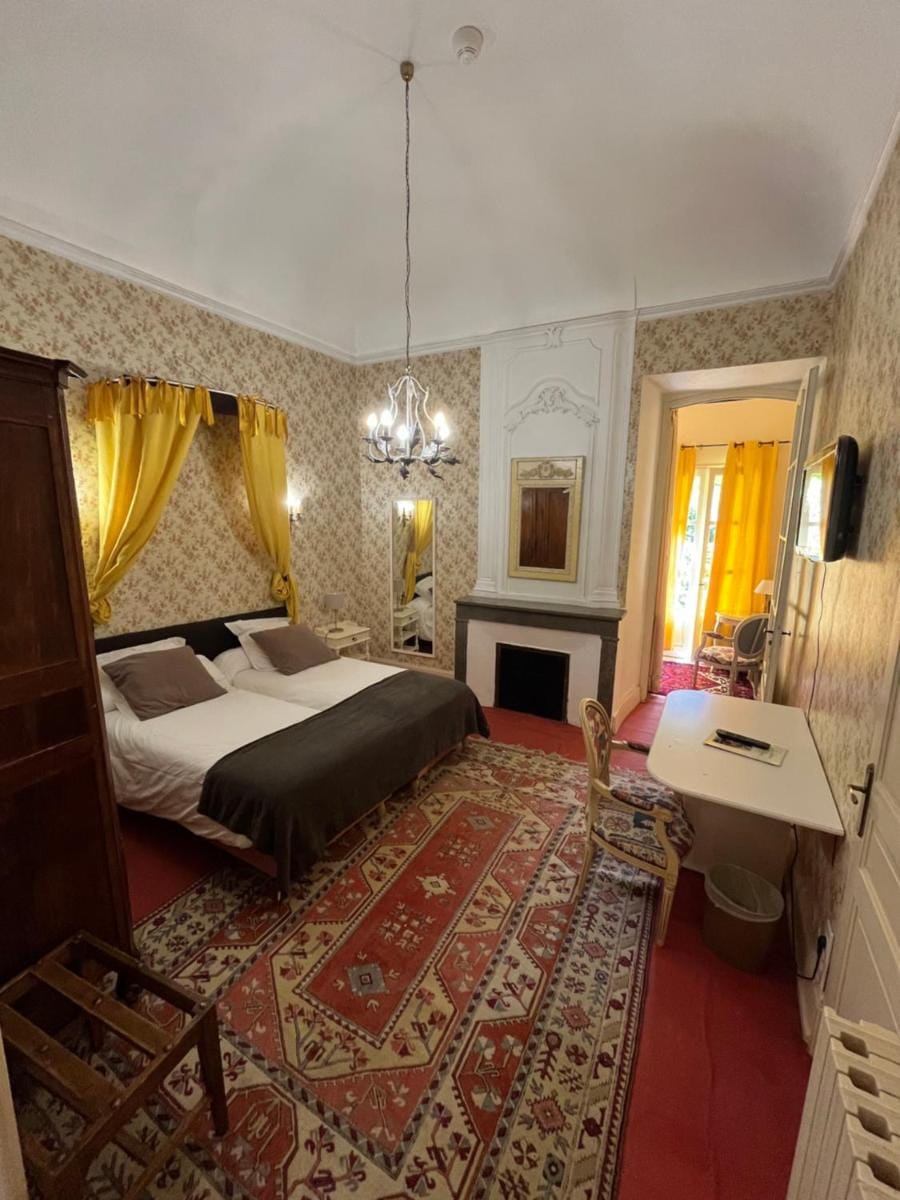 Chateau d'Ayres - Hotel & Spa Hotel in Auvergne-Rhône-Alpes