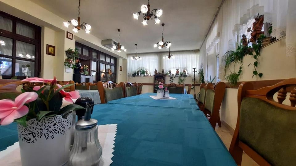 Airport Budapest Sarokhaz Panzio Bed and Breakfast in Budapest