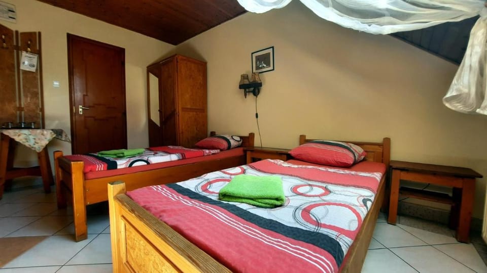 Airport Budapest Sarokhaz Panzio Bed and Breakfast in Budapest