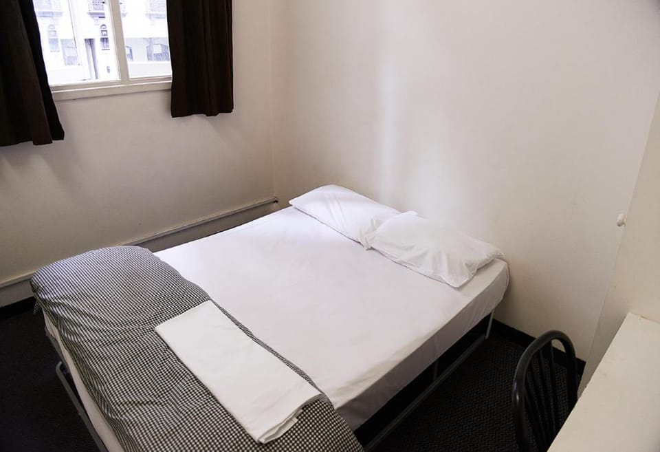 Maze Backpackers - Sydney Hostel in Surry Hills