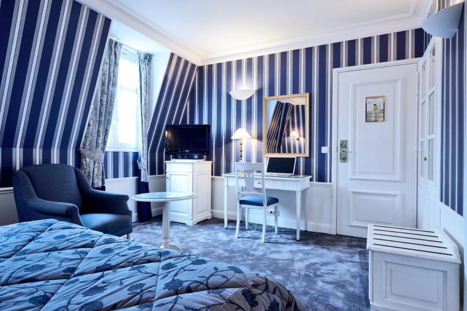 Golden Tulip Washington Opera Hotel in Paris