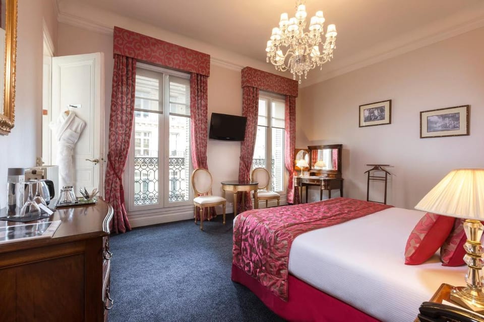 Hotel Claridge Paris Hotel in Paris