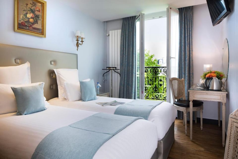 Hotel Plaza Elysees Hotel in Paris