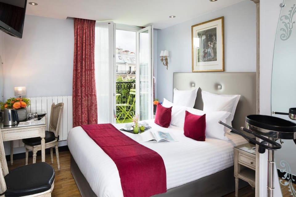 Hotel Plaza Elysees Hotel in Paris