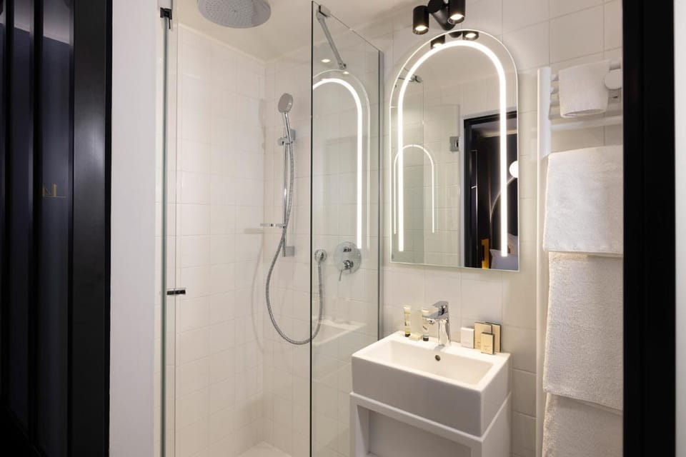 Best Western Hotel Bretagne Montparnasse Hotel in Paris