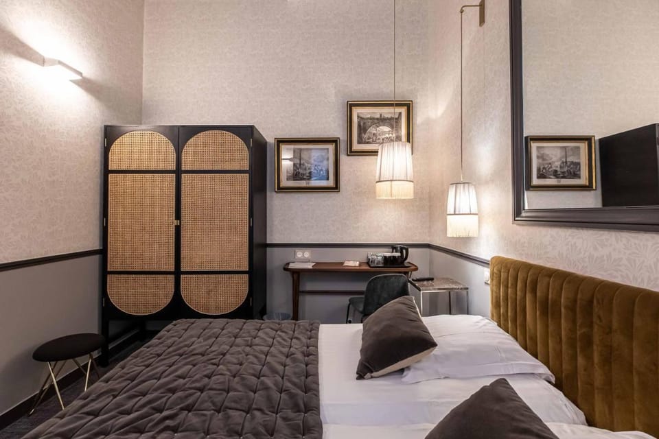 Dauphine Saint Germain Hotel in Paris