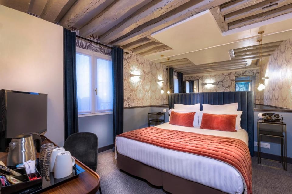 Dauphine Saint Germain Hotel in Paris
