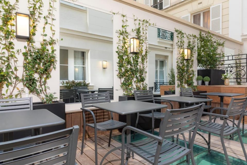 Elysees Ceramic Hotel in Paris