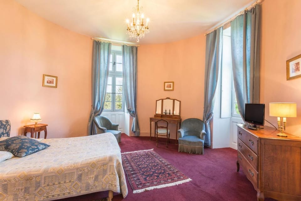 Hôtel & SPA Château de La Côte - Brantôme Hotel in Nouvelle-Aquitaine
