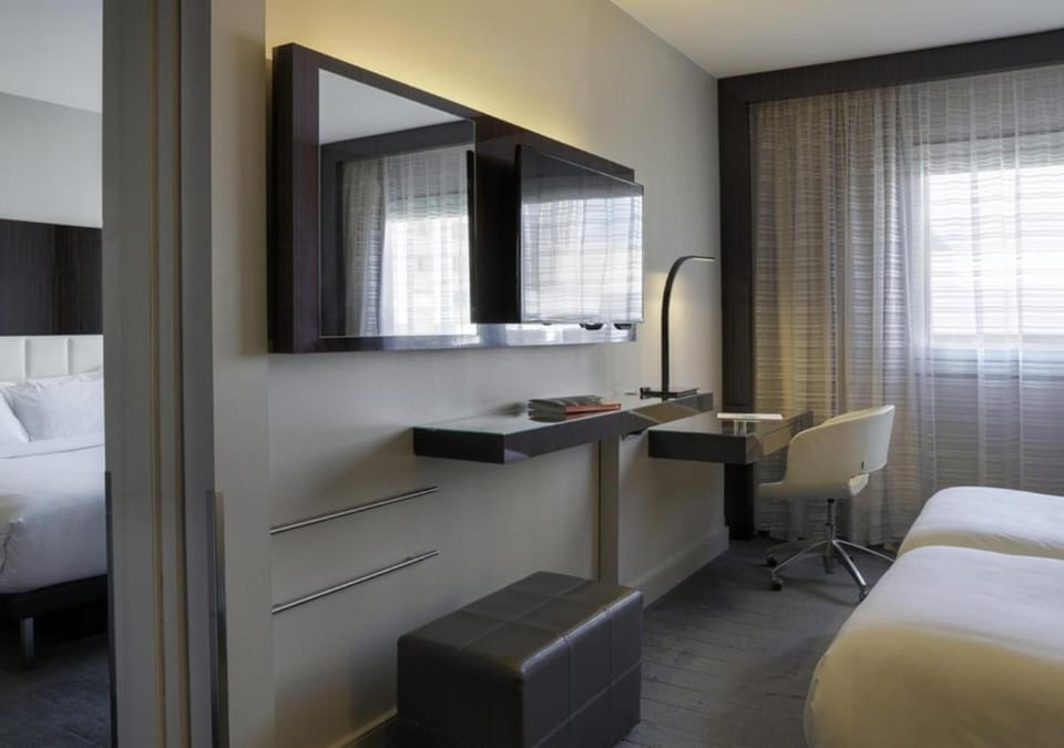 Le Meridien Paris Arc De Triomphe Hotel in Paris