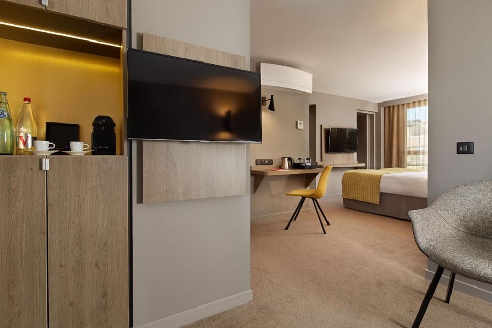 Auteuil Tour Eiffel Hotel in Paris