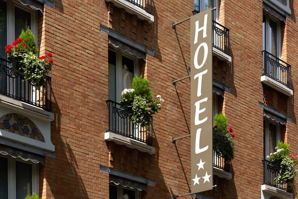 HOTEL BEAUGRENELLE SAINT CHARLES TOUR EIFFEL Hotel in Paris