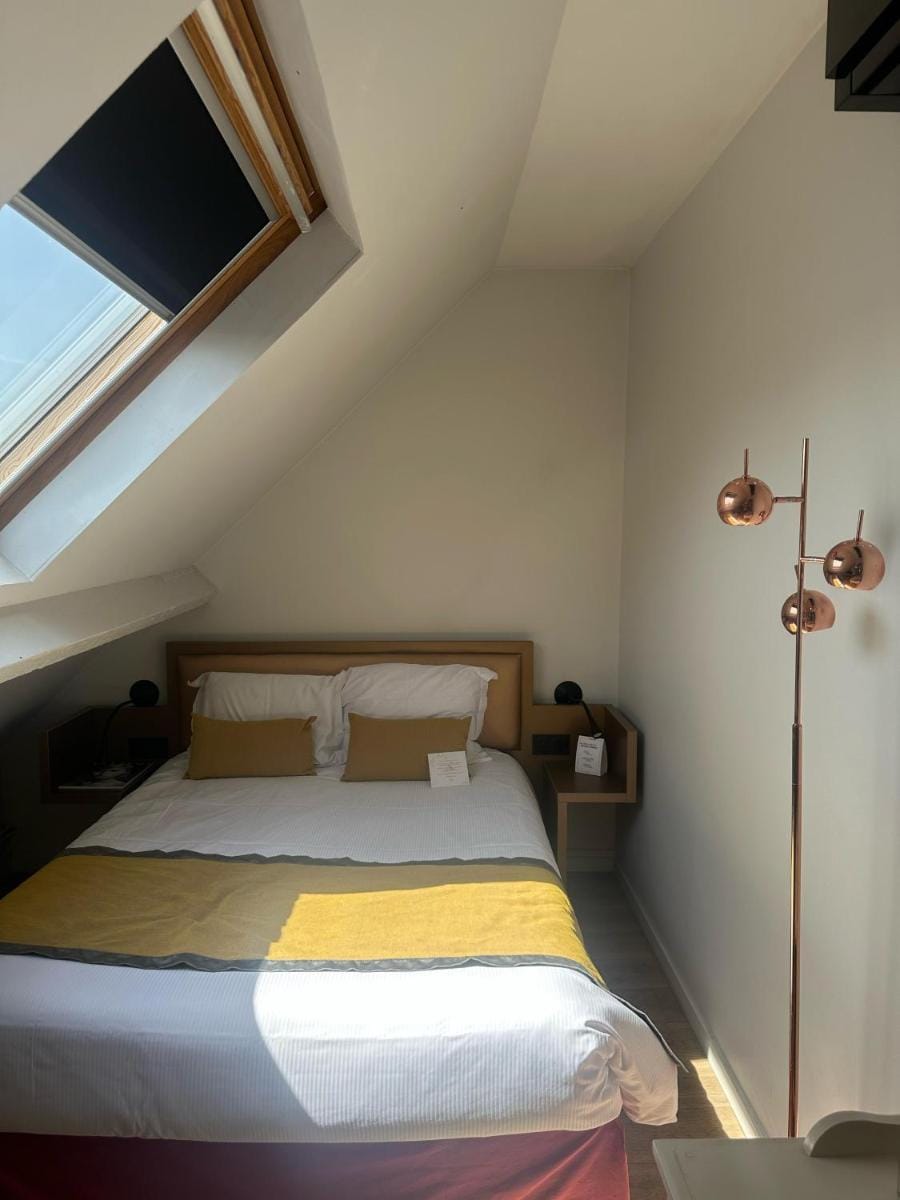 The Originals Boutique, HÃ´tel Auberge du Forgeron, Lille Sud Hotel in Hauts-de-France