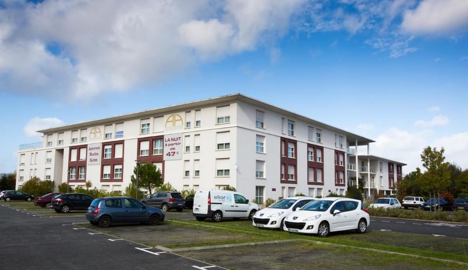 All Suites Appart HÃ´tel - Bordeaux - MÃ©rignac AÃ©roport Apartment hotel in Mérignac