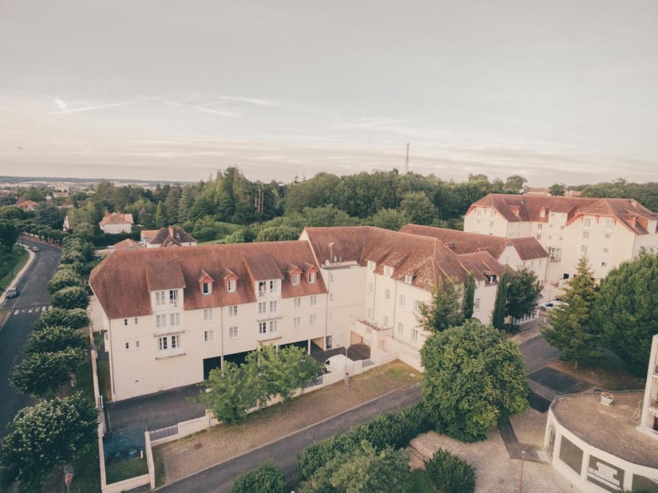 Terres de France - Appart'Hotel La Roche-Posay Apartment hotel in Centre-Val de Loire