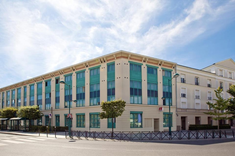 Séjours & Affaires Serris Rive Gauche Apartment hotel in Chessy
