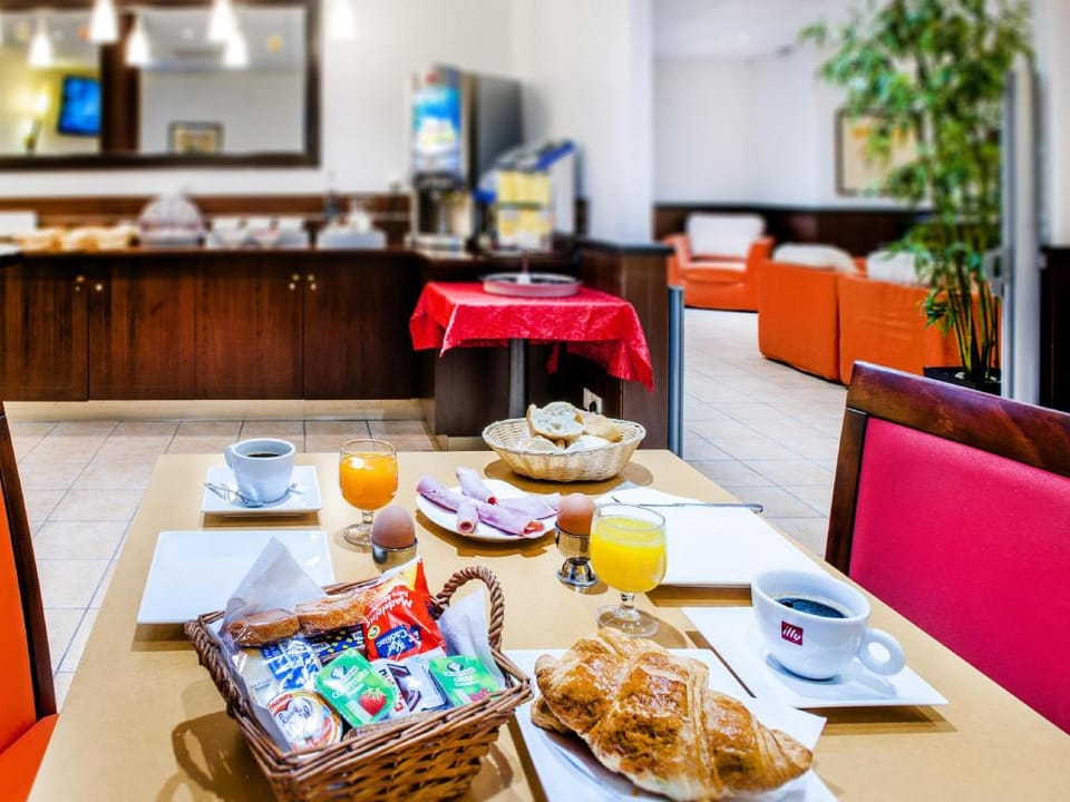 La Résidence Saint Jean Hotel in Lourdes