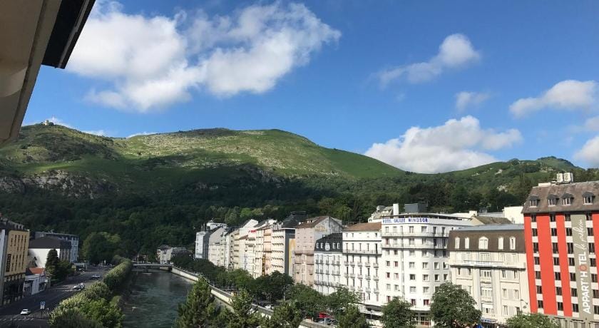 La Résidence Saint Jean Hotel in Lourdes