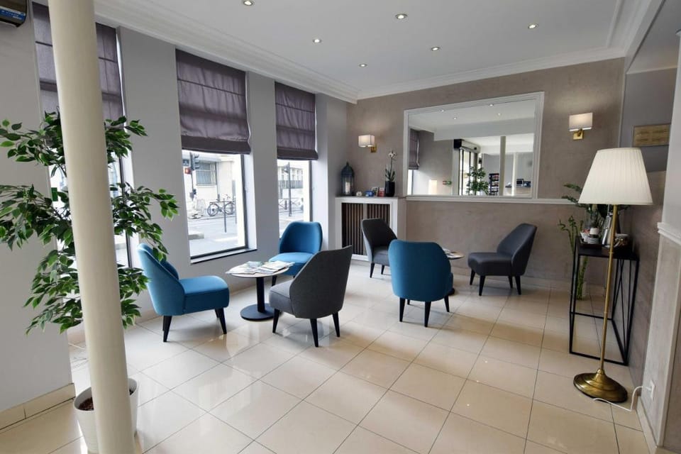 Alyss Saphir Cambronne Eiffel Hotel in Paris