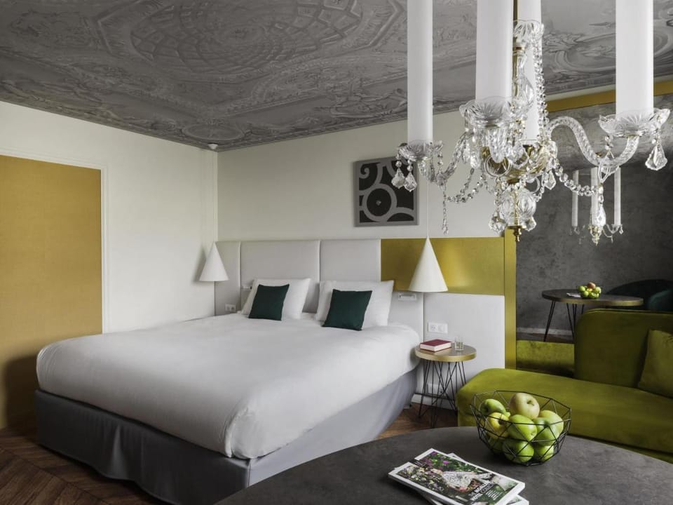 Le Louis Versailles Château Hotel-MGallery Hotel in Versailles