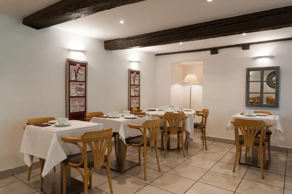 Logis Hôtel Le Parc de Geoffroy Hotel in Thiers