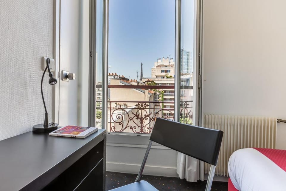 The Originals City, Hotel Lecourbe, Paris Tour Eiffel (Inter-Hotel) Hotel in Paris