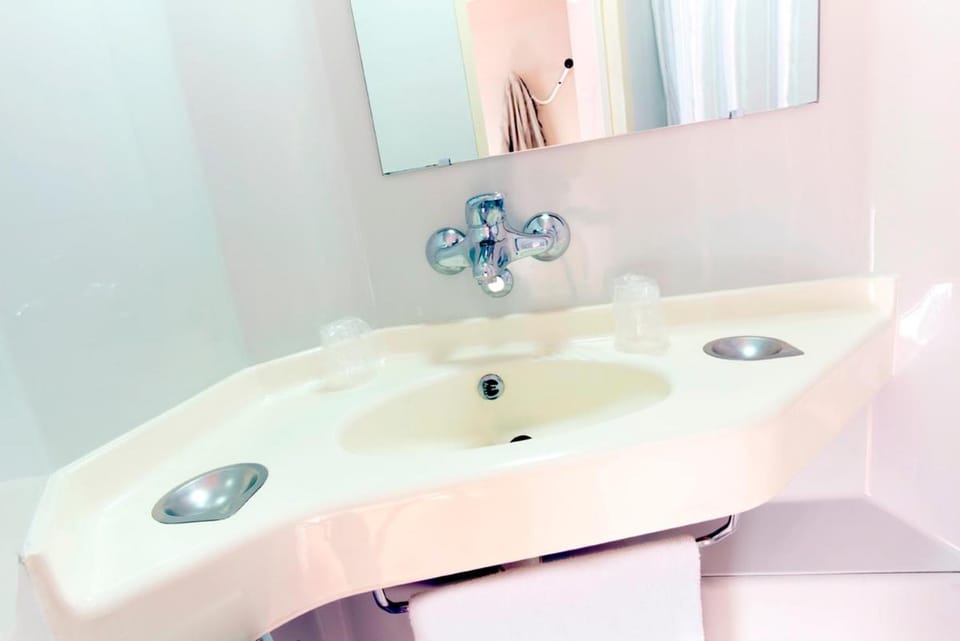 Premiere Classe Lyon Est Aeroport Saint Exupery Hotel in Auvergne-Rhône-Alpes