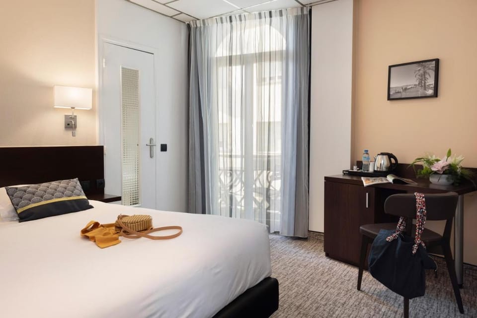 Locarno Hotel in Nice