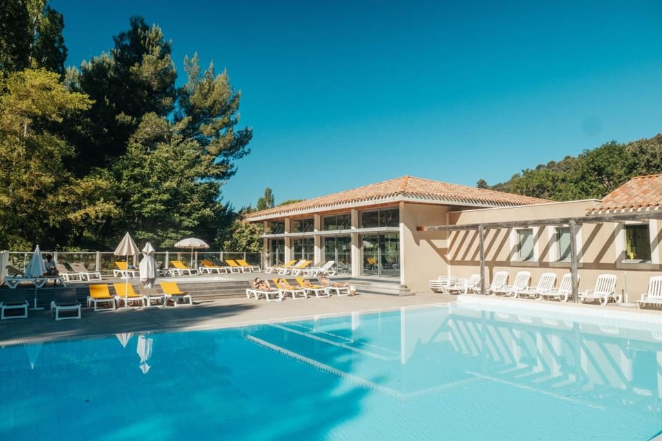 Club Vacances Bleues Domaine de Château Laval Resort in Gréoux-les-Bains