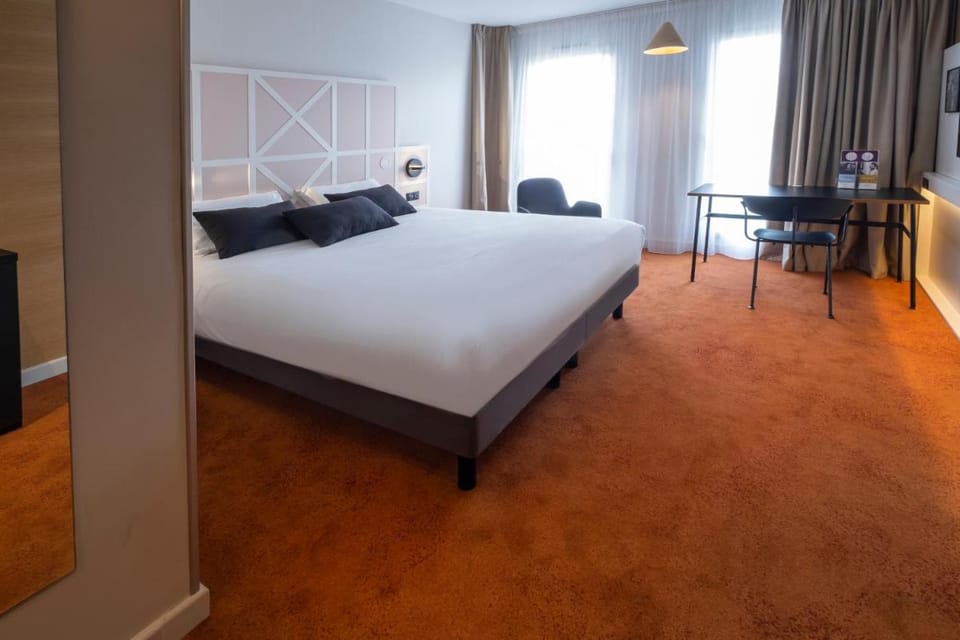 Mercure Rouen Centre Champ de Mars Hotel in Rouen
