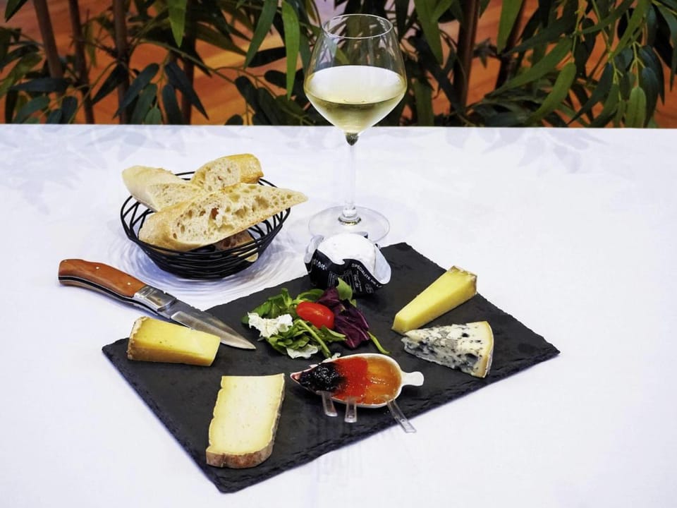 Mercure Saint Nectaire Spa & Bien-etre Hotel Hotel in Auvergne-Rhône-Alpes