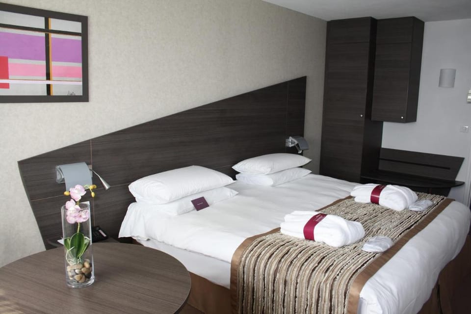 Mercure Vannes Le Port Hotel in Séné