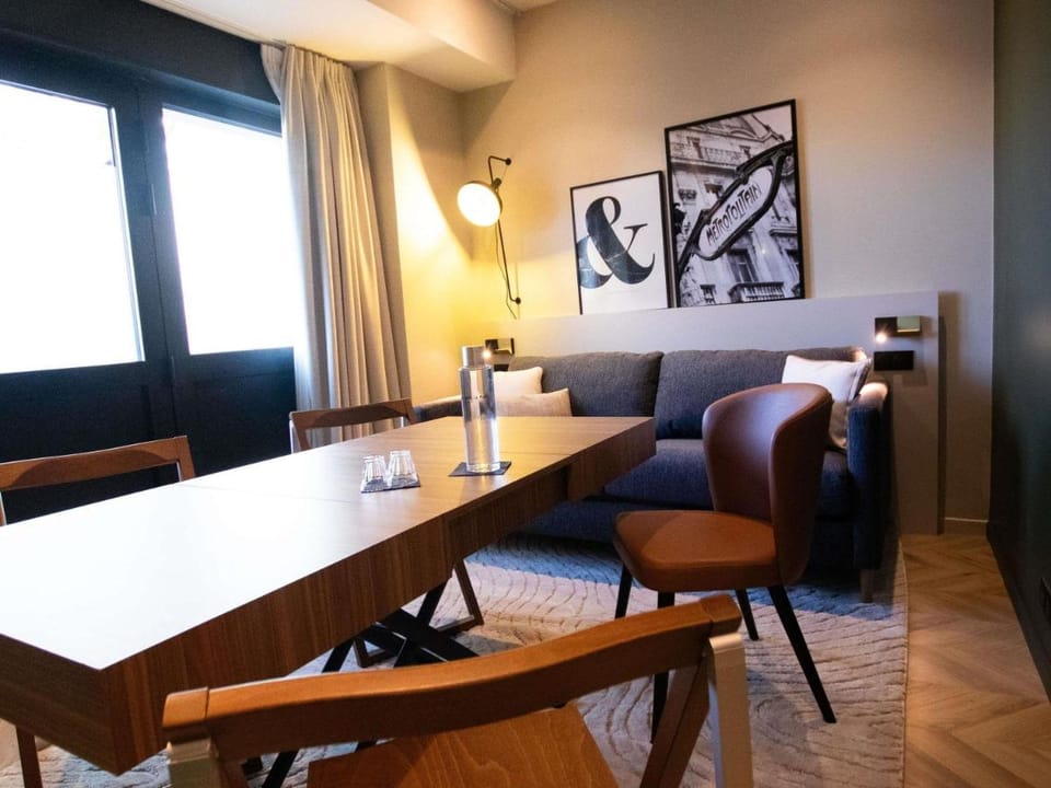 Mercure Paris Tour Eiffel Pont Mirabeau Hotel in Paris