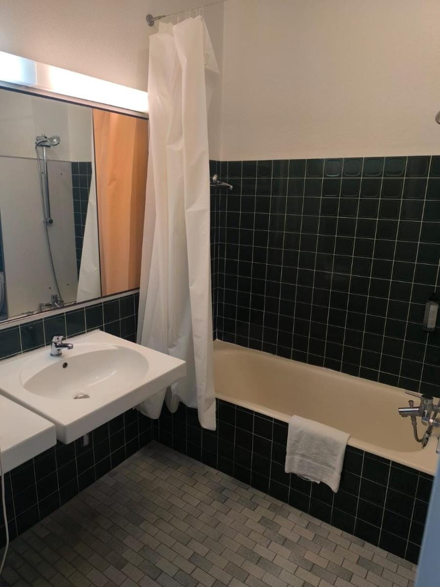 Adonis Lyon Est Hôtel Artys Hotel in Auvergne-Rhône-Alpes