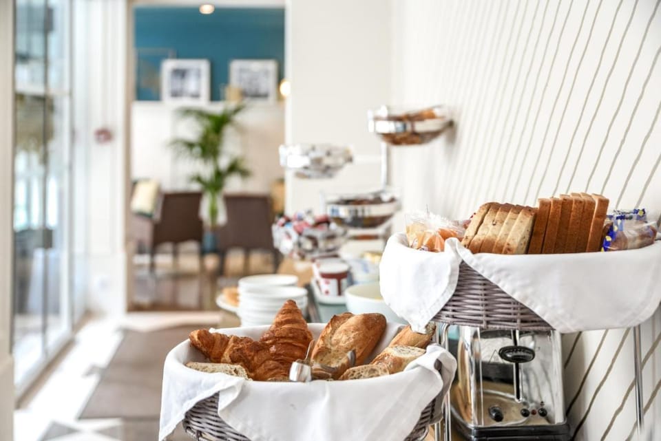 Passy Eiffel Hotel in Paris