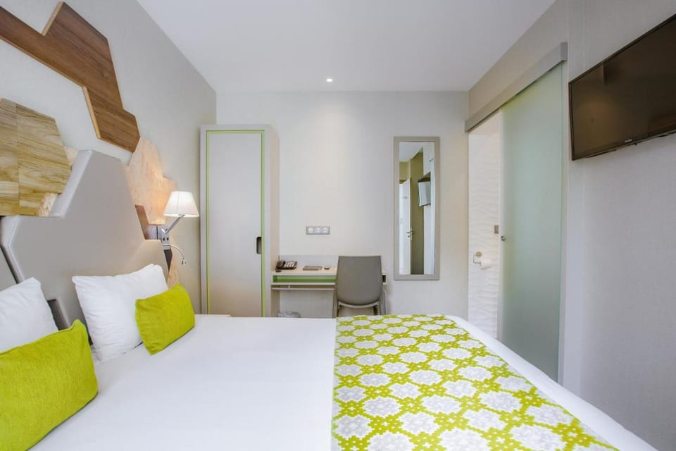 Prince Albert Wagram Hotel in Paris