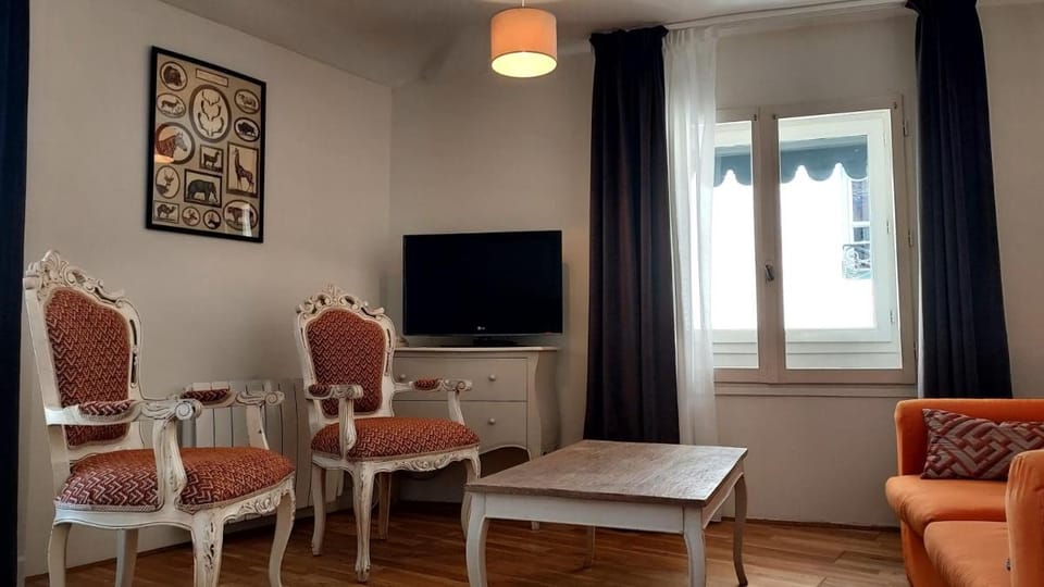 Hôtel De L'Amphithéâtre Hotel in Nimes